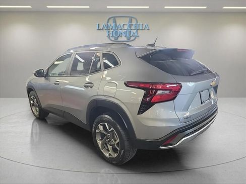 Used 2024 Chevrolet Trax LT w/ Driver Confidence Package image 3