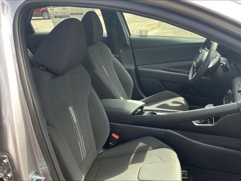 New 2025 Hyundai Elantra SEL image 29