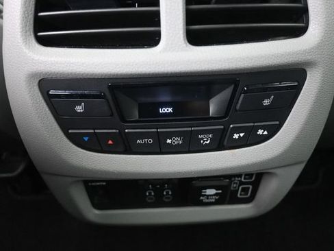 Used 2022 Honda Pilot Touring image 23