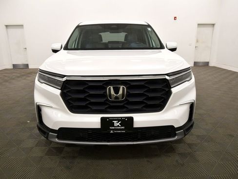 Used 2025 Honda Pilot EX-L image 11