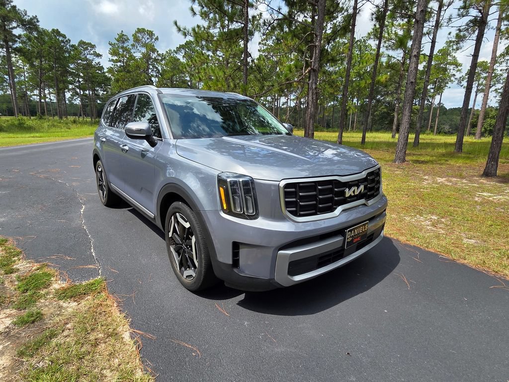 Used 2024 Kia Telluride S w/ S Sunroof Package FWD image 7