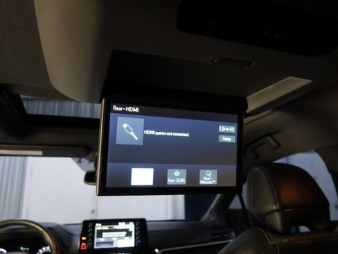 Used 2023 Toyota Sienna XSE image 26