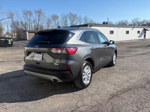 Used 2020 Ford Escape SE image 5