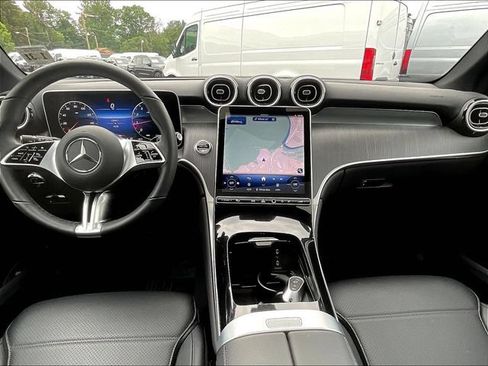 Used 2026 Mercedes-Benz GLC 300 4MATIC image 9