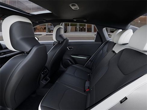 New 2025 Kia K4 GT-Line Turbo image 18