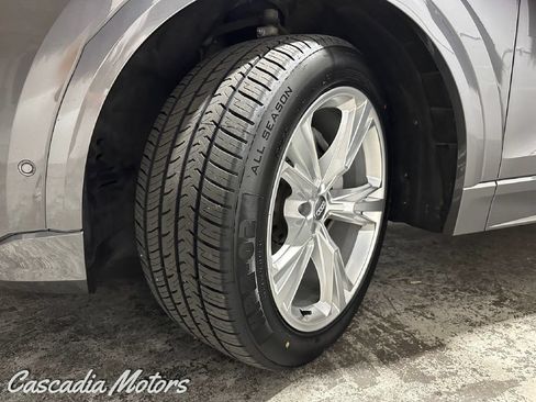 Used 2019 Audi Q8 Prestige w/ Luxury Package AWD/4WD image 35