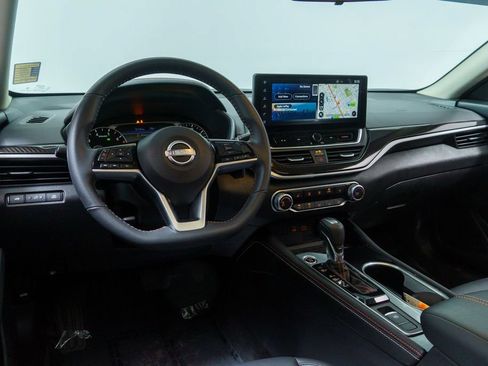 Used 2024 Nissan Altima 2.5 SR w/ SR Premium Package AWD/4WD image 14