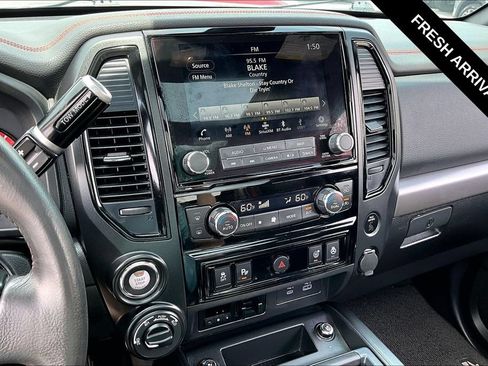 Used 2022 Nissan Titan PRO-4X w/ Pro-4x Convenience Package AWD/4WD image 17