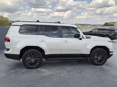 Certified 2025 Lexus GX 550 w/ Accessory Package (2T) image 10