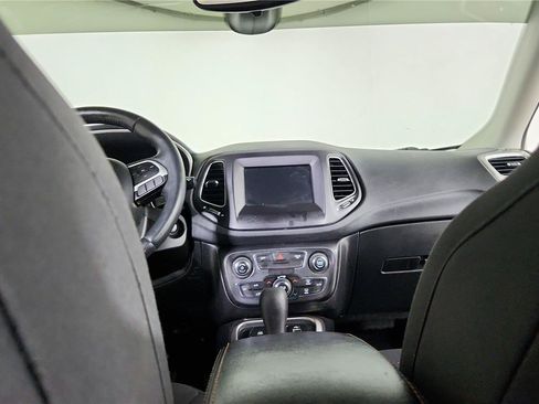 Used 2019 Jeep Compass Sport w/ Cold Weather Group AWD/4WD image 12