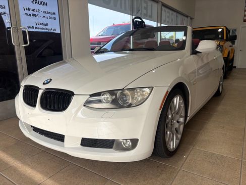 Used 2010 BMW 328i Convertible image 7