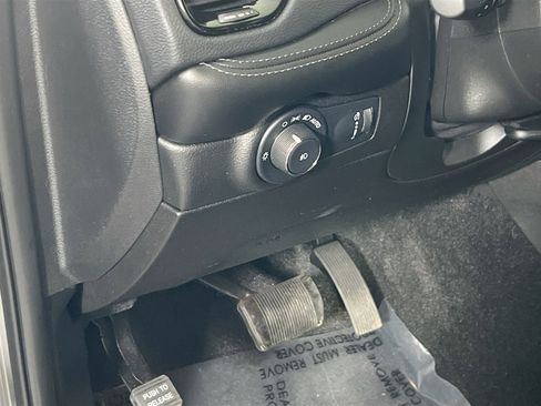 Used 2022 Dodge Durango SXT image 10