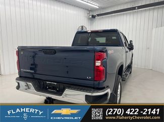 Used 2023 Chevrolet Silverado 2500 LT w/ Convenience Package AWD/4WD video 3