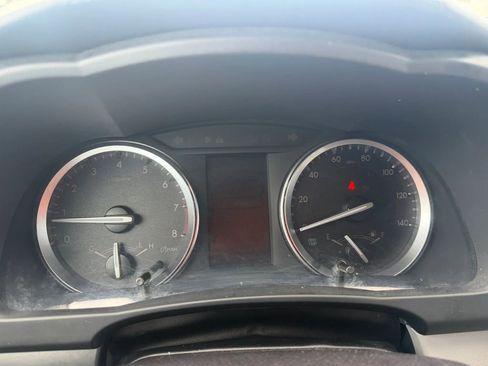 Used 2018 Toyota Highlander XLE image 10