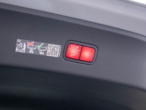 New 2026 Mercedes-Benz GLC 43 AMG 4MATIC Coupe image 31