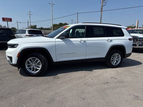 New 2025 Jeep Grand Cherokee L Laredo image 2