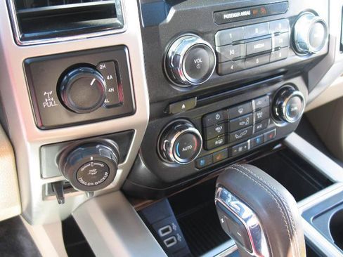 Used 2018 Ford F150 Lariat AWD/4WD image 43