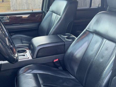 Used 2016 Lincoln Navigator L Select image 12