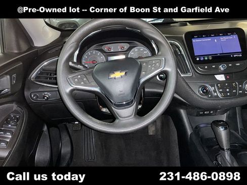 Used 2020 Chevrolet Malibu LT FWD image 16