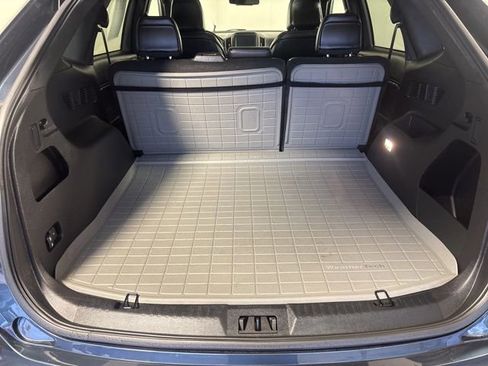 Used 2024 Ford Edge ST-Line w/ Class II Trailer Tow Package AWD/4WD image 8
