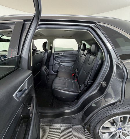 Used 2016 Ford Edge Titanium w/ Technology Package FWD image 8