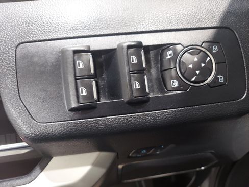 Used 2015 Ford F150 Lariat w/ Equipment Group 502A Luxury AWD/4WD image 19