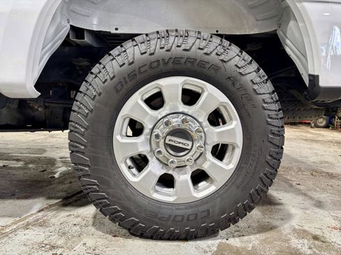 Used 2024 Ford F250 XLT w/ FX4 Off-Road Package AWD/4WD image 23