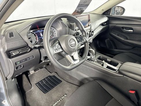 Certified 2025 Nissan Sentra SV image 9