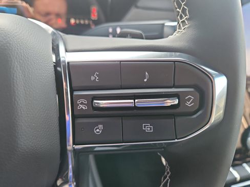 New 2026 GMC Acadia Denali w/ Super Cruise Package image 13