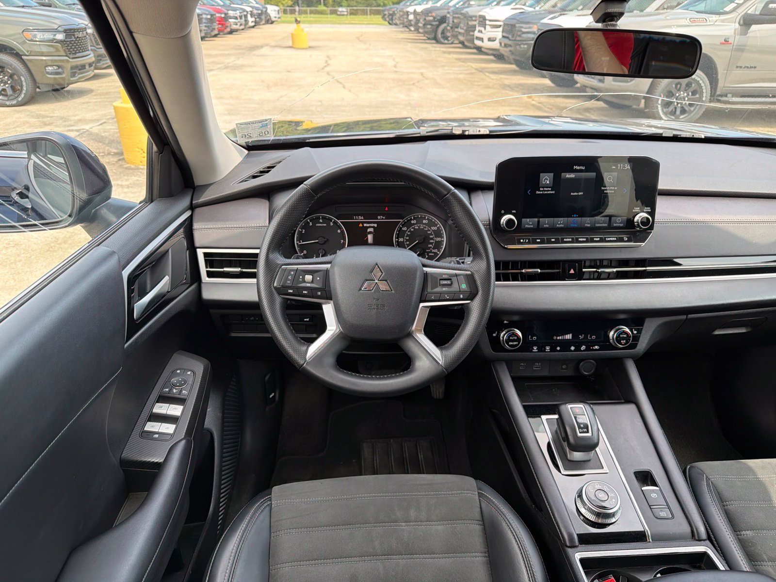 Used 2024 Mitsubishi Outlander SE FWD image 11