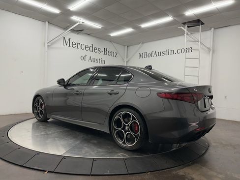 Used 2022 Alfa Romeo Giulia Veloce RWD image 5