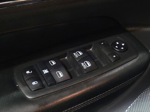 Used 2020 Jeep Grand Cherokee Limited AWD/4WD image 27