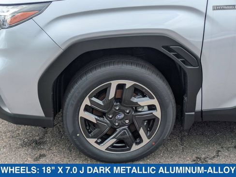 Used 2025 Subaru Forester Premium AWD/4WD image 11