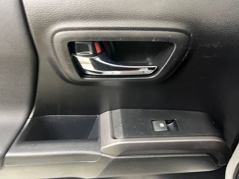 Used 2021 Toyota Tacoma TRD Off-Road image 57