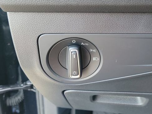 Certified 2024 Volkswagen Tiguan SE AWD/4WD image 30