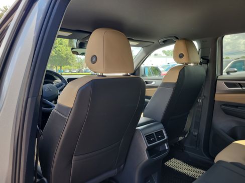 New 2026 Volkswagen Atlas Cross Sport SE FWD image 13