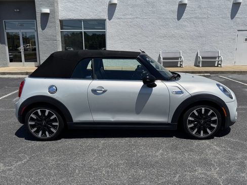 Used 2019 MINI Cooper S w/ Signature Upholstery Package FWD image 5