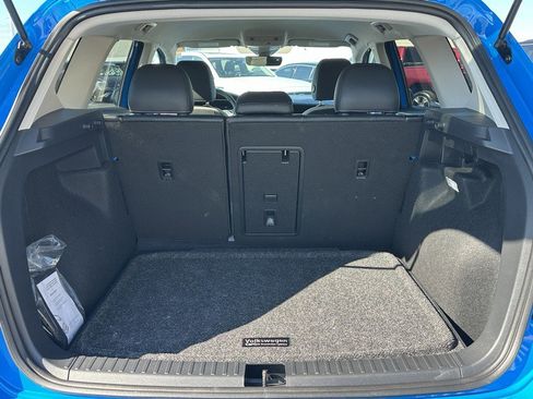 Used 2025 Volkswagen Taos SE image 7