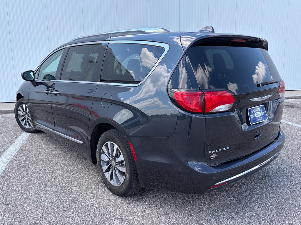 Used 2020 Chrysler Pacifica Touring-L Plus FWD image 5