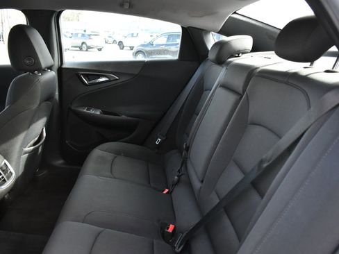 Used 2016 Chevrolet Malibu LT image 17