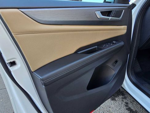 Used 2024 Volkswagen Atlas Cross Sport SE image 19