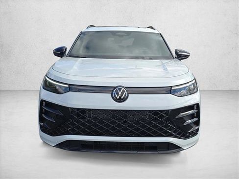 New 2026 Volkswagen Tiguan SE R-Line image 8