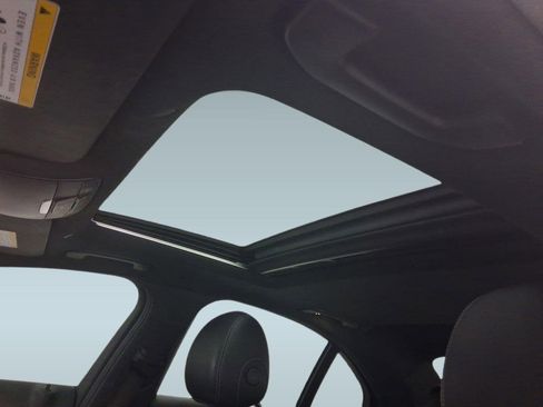 Used 2019 Mercedes-Benz C 300 Sedan image 14