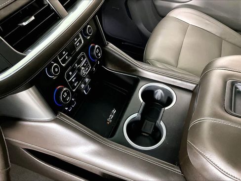 Used 2021 Chevrolet Tahoe LT w/ LT Signature Package image 15