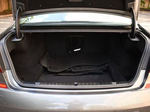 Used 2017 BMW 750i xDrive image 9