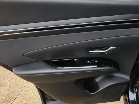 Certified 2024 Hyundai Tucson Limited AWD/4WD image 15
