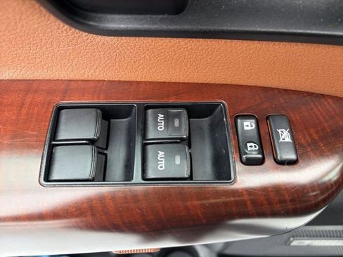 Used 2012 Toyota Sequoia Platinum image 4