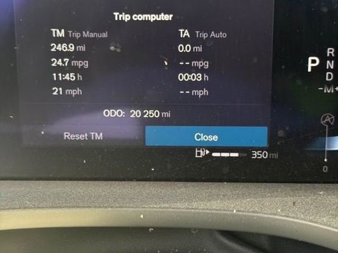 Used 2023 Volvo XC60 B5 Core w/ Protection Package Premier AWD/4WD image 4