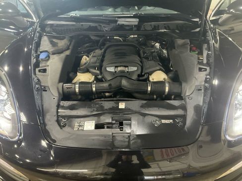 Used 2014 Porsche Cayenne S image 28