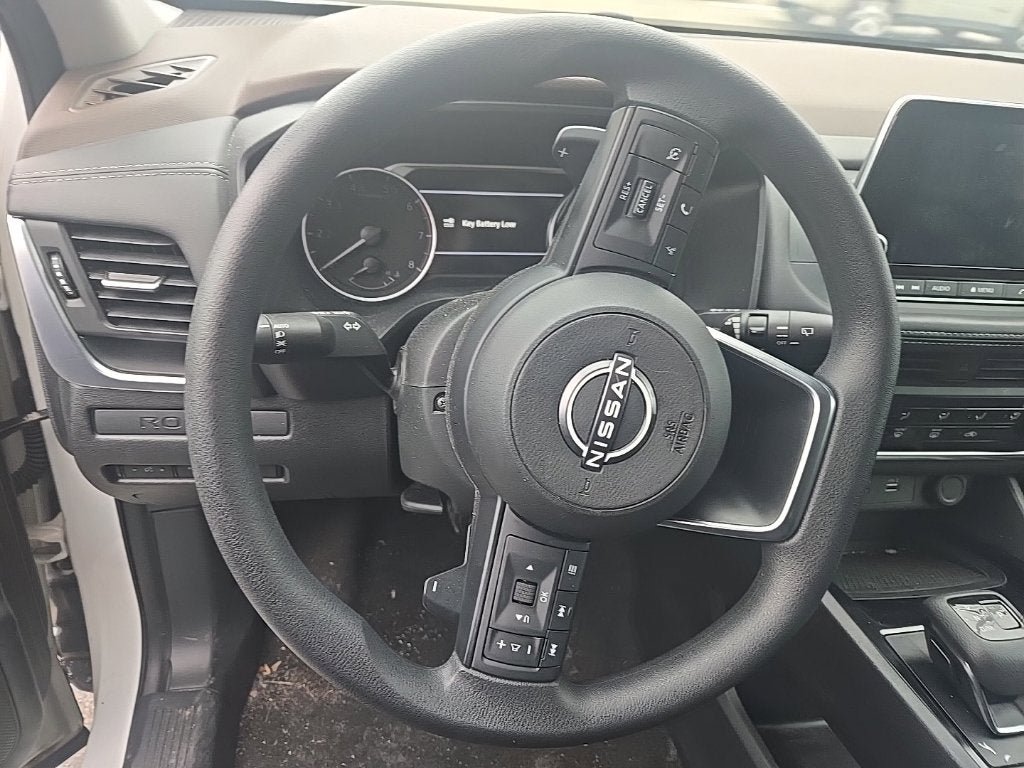Used 2023 Nissan Rogue S AWD/4WD image 8